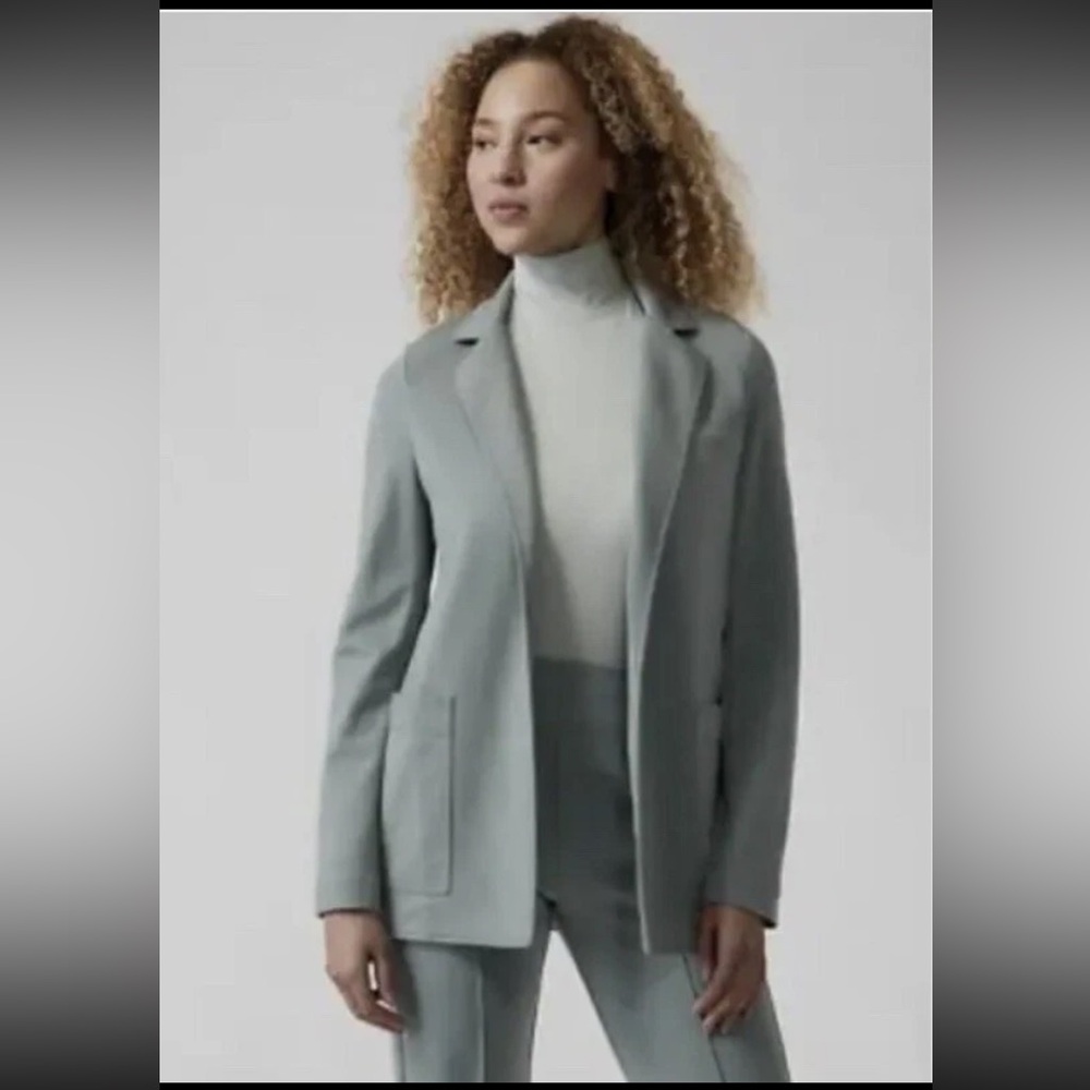 Athleta Eastbound Blazer Size 4 Minimalistic Grey Open Front Casual Pockets